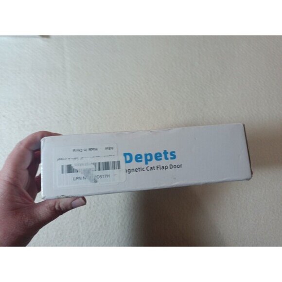 Depets Magnetic Cat Flap Door Medium White 4-Way Locking Weatherproof Pet Entry - Picture 5 of 9